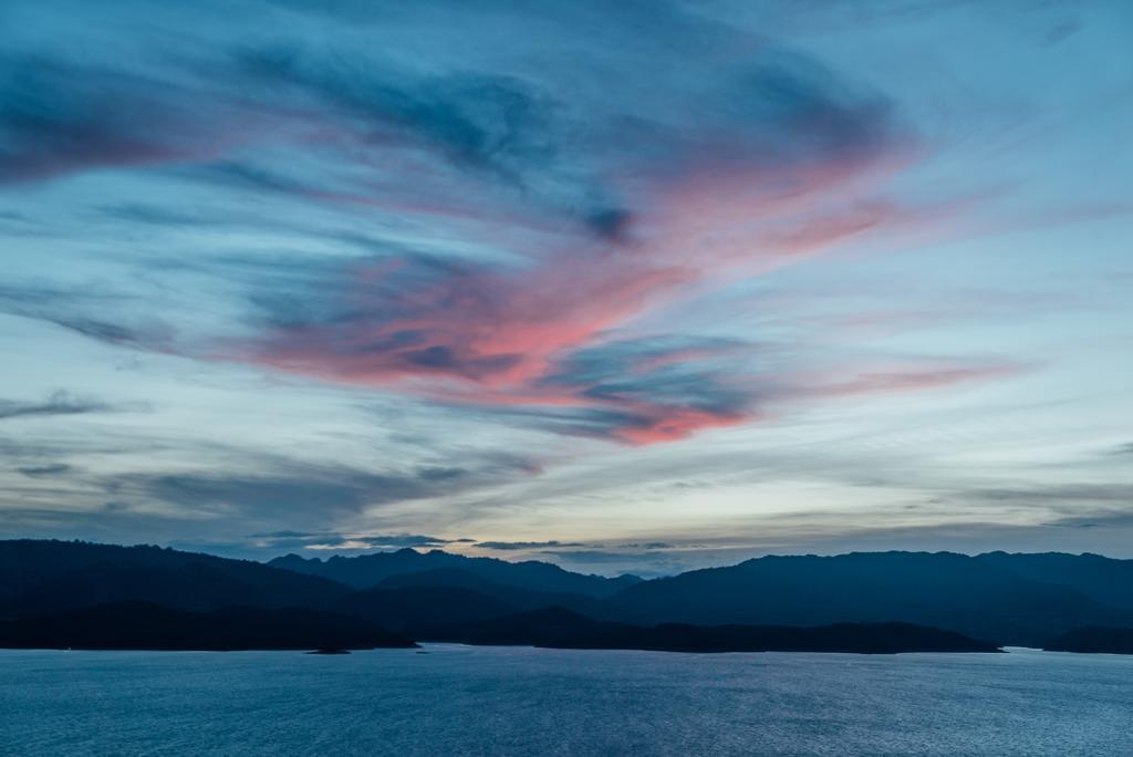 Thawsi Lake Hill Si Sawat Εξωτερικό φωτογραφία
